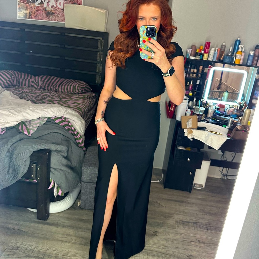 Lulu's Black Sleeveless Sheath Maxi Dress